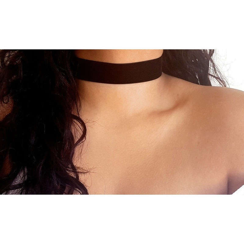 The Super Thick Velvet Choker