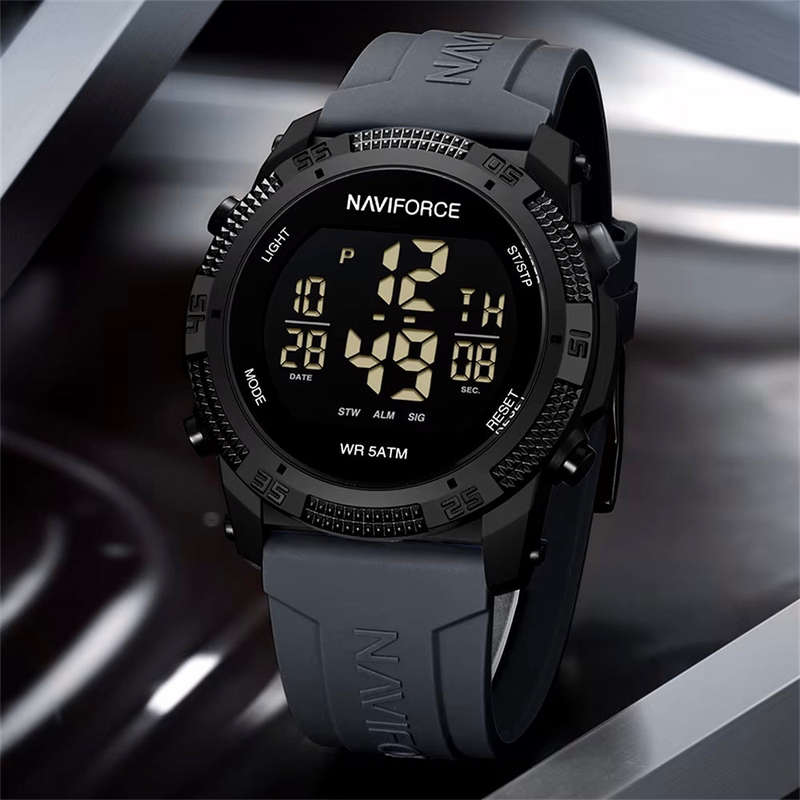 Naviforce 7104