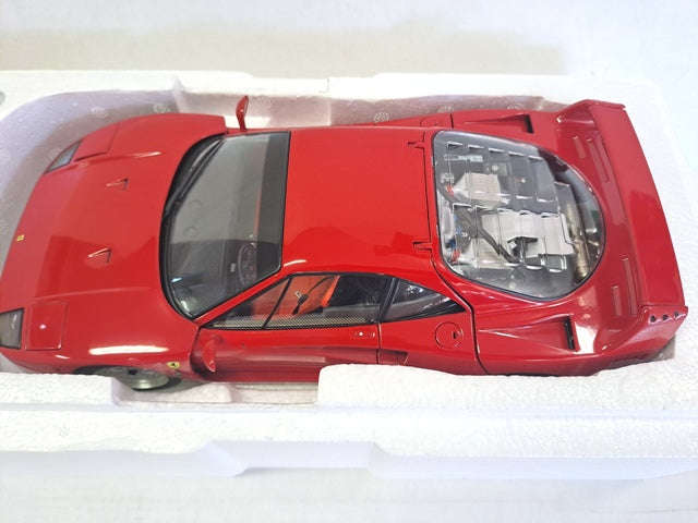 FERRARI F40 RED 1/18, DIECAST COLLECTABLES
