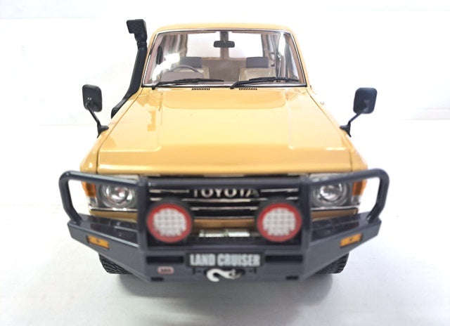 TOYOTA LANDCRUISER 60 BEIGE 1/18, DIECAST COLLECTABLES