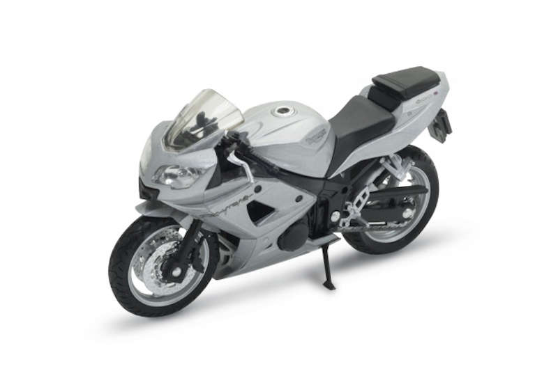 TRIUMPH DAYTONA 600  SILVER  1/18, DIECAST MOTORBIKE, COLLECTABLE MOTORCYCLE.