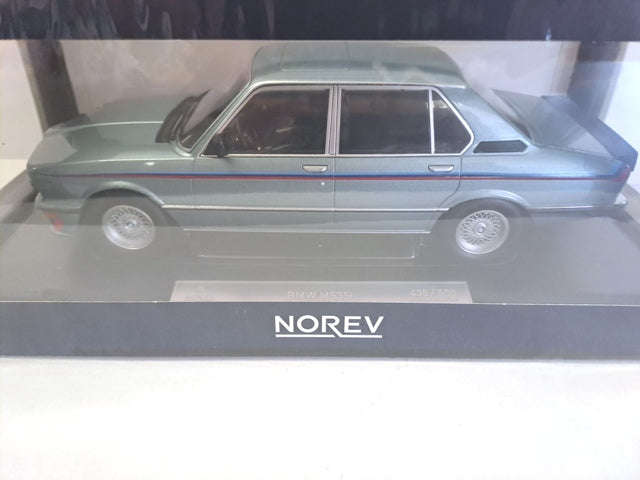 BMW M535i 1980 Blue Metallic with stripes 1:18 - 500pcs LIMITED EDITION