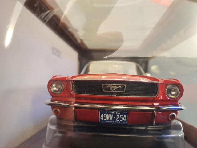 Ford Mustang Convertible 1966 Red 1:18