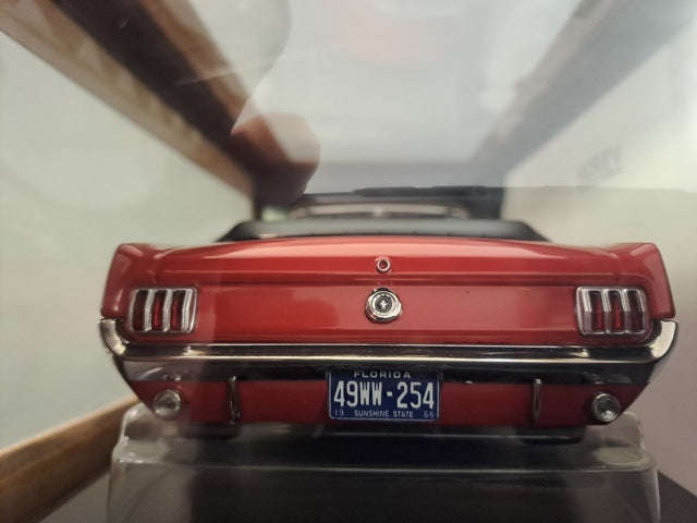 Ford Mustang Convertible 1966 Red 1:18