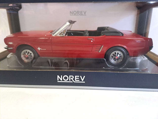 Ford Mustang Convertible 1966 Red 1:18