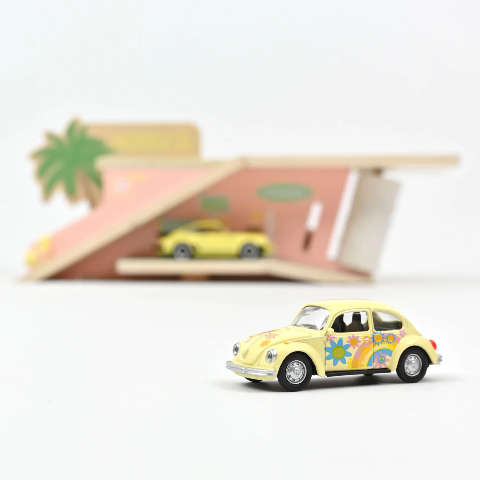 Volkswagen Beetle 1303 1973 Peace and Love 1:54