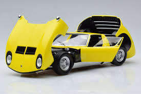 LAMBORGHINI MIURA P400SV YELLOW/SILVER 1/18, DIECAST COLLECTABLES