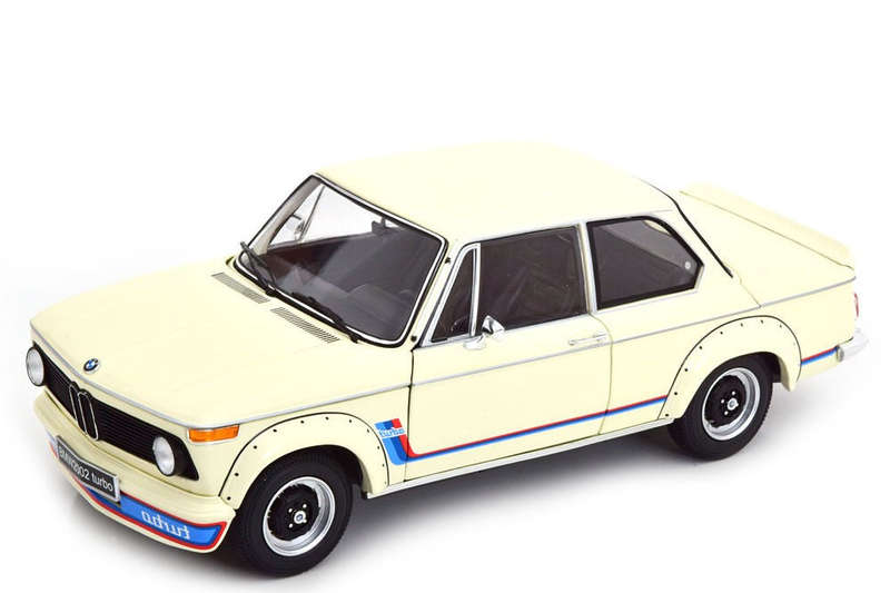 BMW 2002 TURBO WHITE 1/18, DIECAST COLLECTABLES