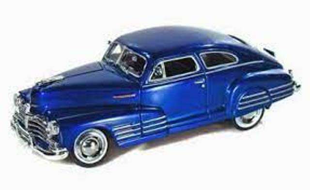 CHEVROLET AEROSEDAN FLEETLINE BLUE 1948 1/24, DIECAST CAR, COLLECTABLE CAR.