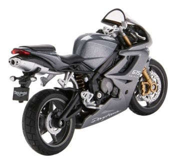 TRIUMPH DAYTONA 675 SILVER  1/18, DIECAST MOTORBIKE, COLLECTABLE MOTORCYCLE.