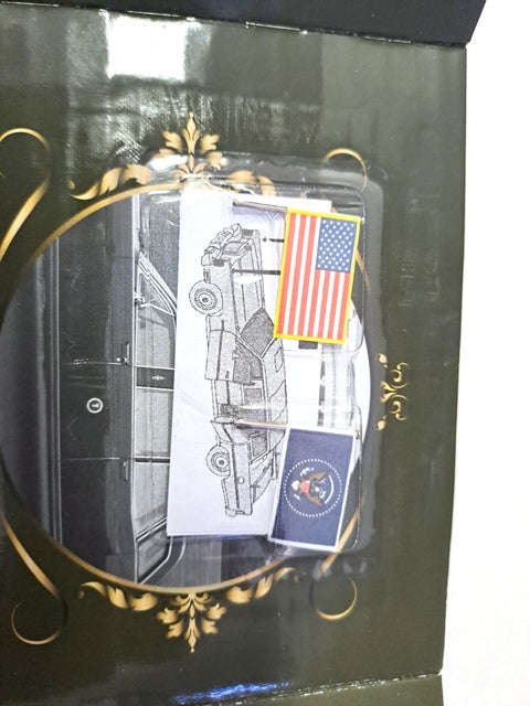 LINCOLN CONTINENTAL REAGAN CAR 1972 1/24 WITH FLAGS