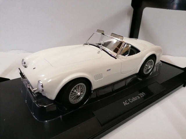 AC COBRA 289 WHITE 1963 DIECAST, DIECAST CAR, COLLECTABLE CAR. 1:18