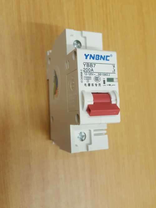 DC Circuit Breaker 200A |12-120V DC | 1000W | Solar Circuit Breaker