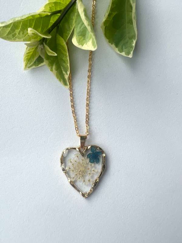 Fynbos Blast Dainty Gold Heart Shape Resin Jewellery