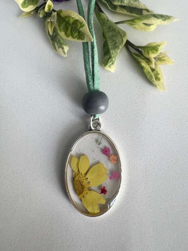 Lovely Daisy Epoxy Crystal