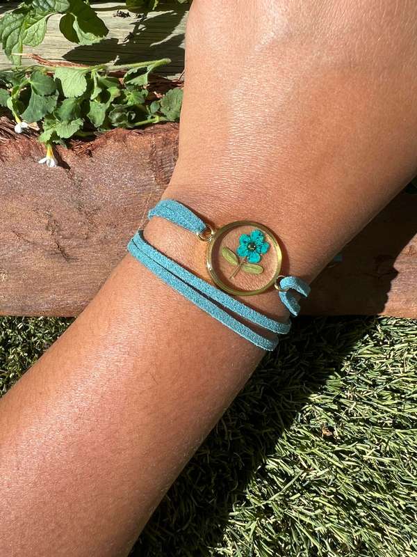 Round Fynbos Resin Bracelet with natural flowers