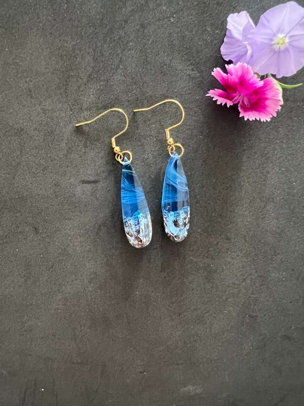 Snowy Mountain Resin Earrings and Necklace