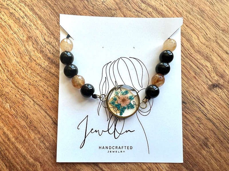 Fynbos Resin Bracelet with Natural Flowers and Beads