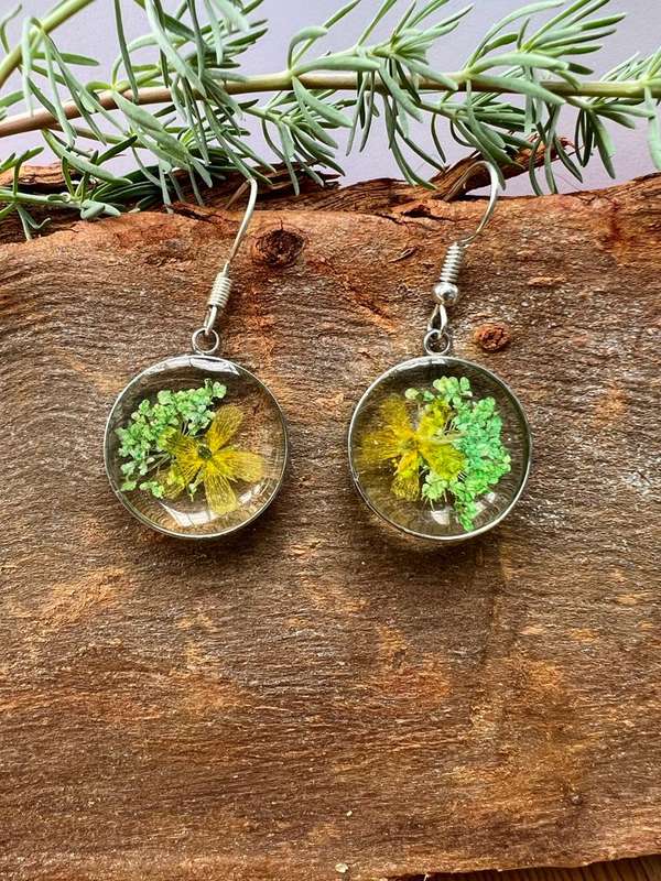 Yellow Fynbos Blast Silver Round Frame Resin Jewellery