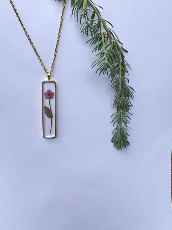 Real Single Flower in Rectangle Resin Jewellery