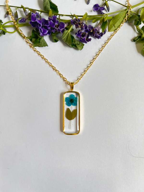 Real Single Flower in Rectangle Resin Jewellery