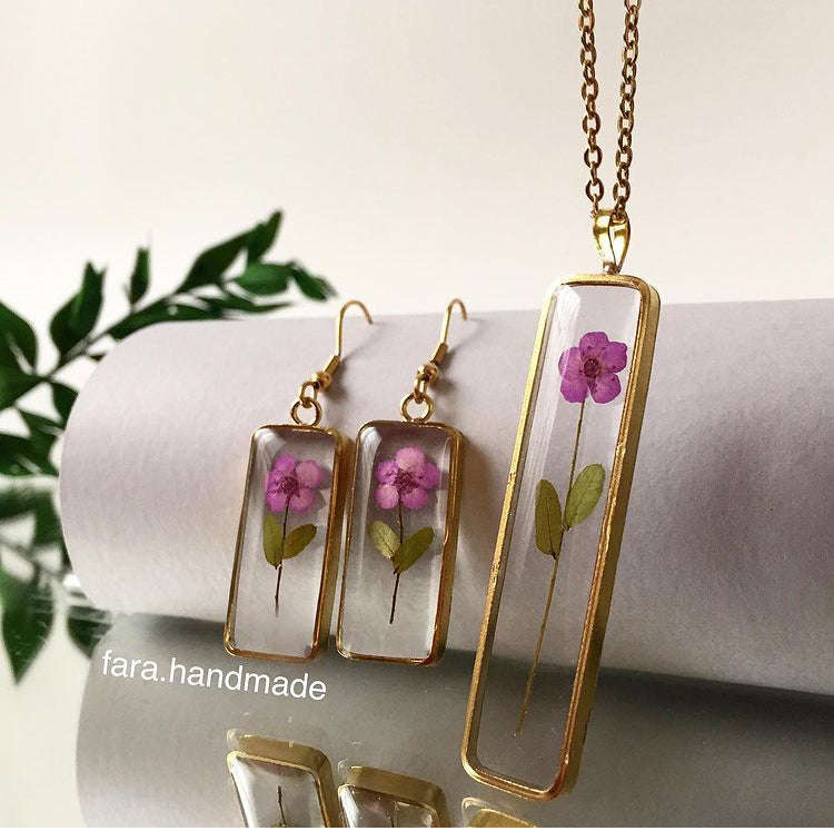 Real Single Flower in Rectangle Resin Jewellery