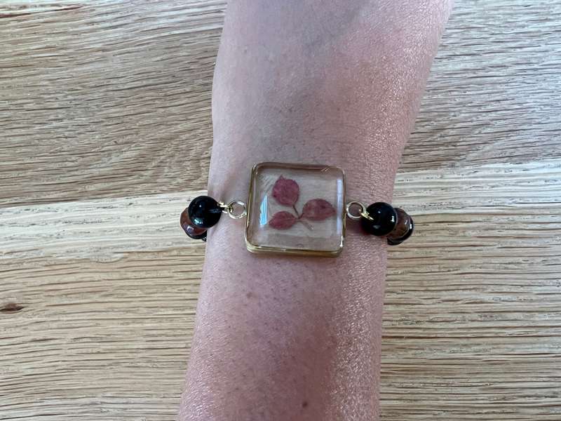 Fynbos Resin Bracelet with Natural Flowers and Beads