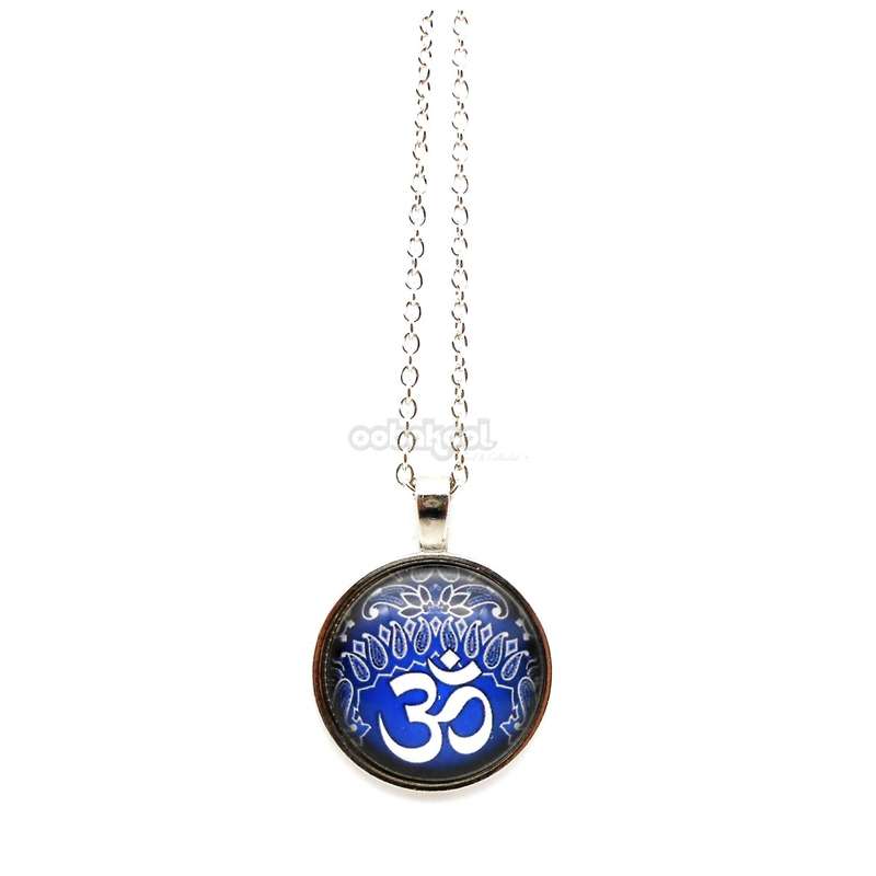 Hindu Om Yoga Symbol / Oneness Pendant / Silver Alloy Necklace