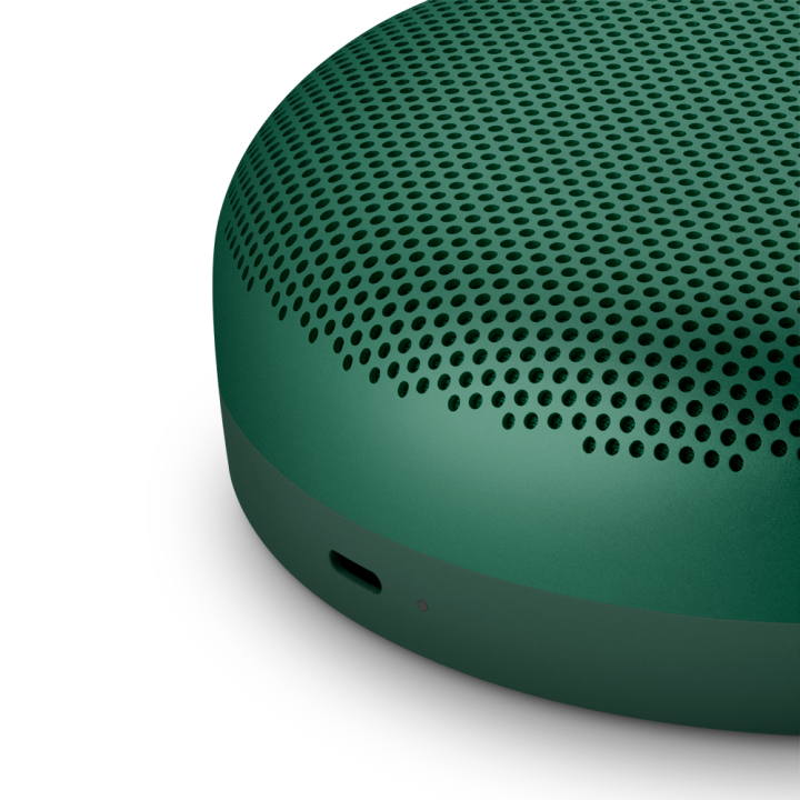 Bang & Olufsen BeoPlay A1 portable bluetooth speaker - Green
