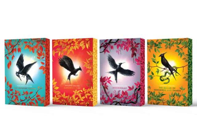The Deluxe Hunger Games Collection ( 4 Book Pack)
