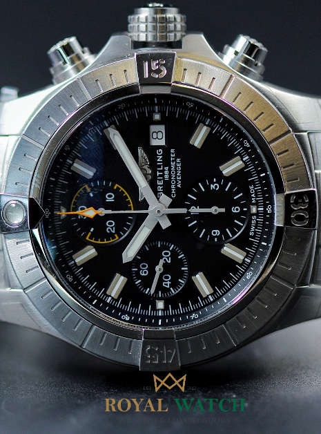 Breitling Avenger Chronograph 45 - A13317/101B1A1 ()