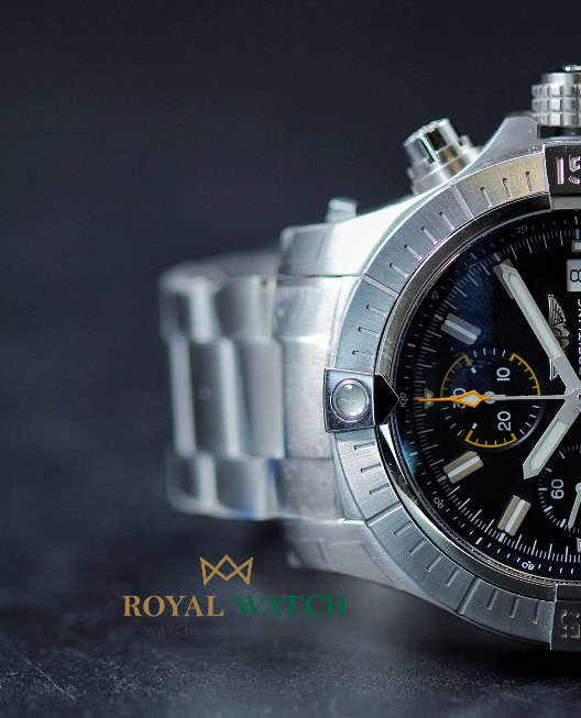 Breitling Avenger Chronograph 45 - A13317/101B1A1 ()