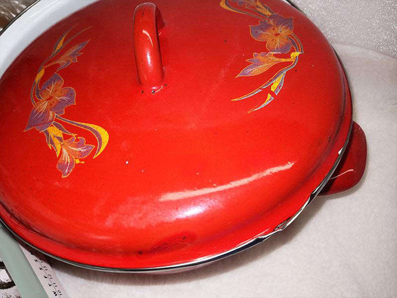 Defects Stock Clearance - Heavy Gauge Red Floral Enamel Pot