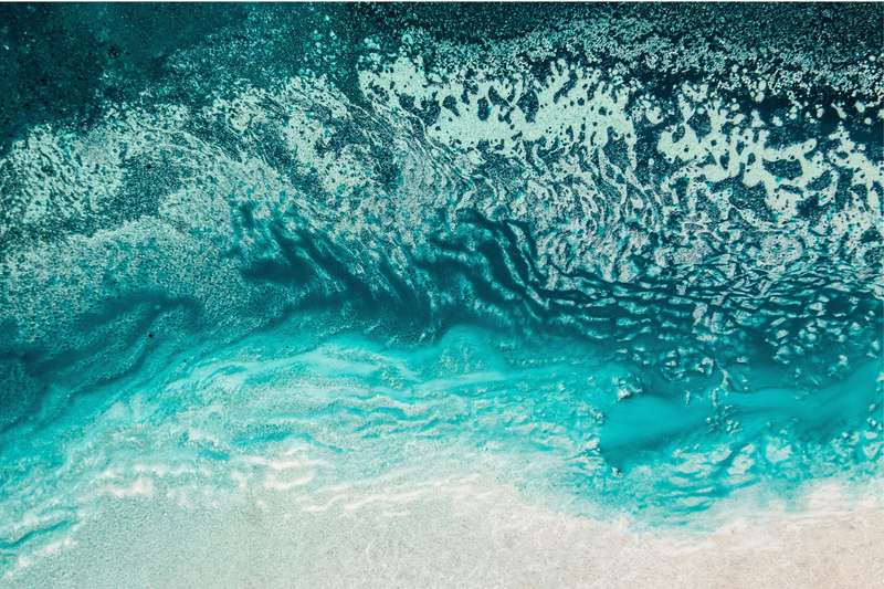 Aqua Floating by Petra Meikle de Vlas  - Photography poster