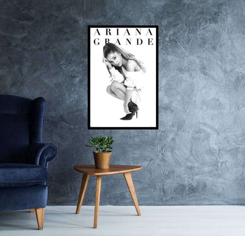 Ariana Grande - Cute Pose Poster