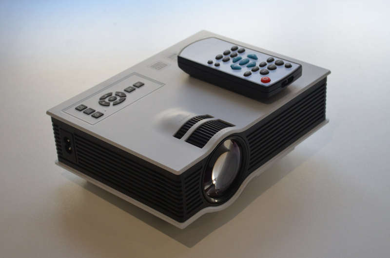 MULTIMEDIA PROJECTOR