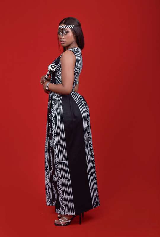 Ladies - KwaNtu Sleeveless Maxi Dress (BLK)