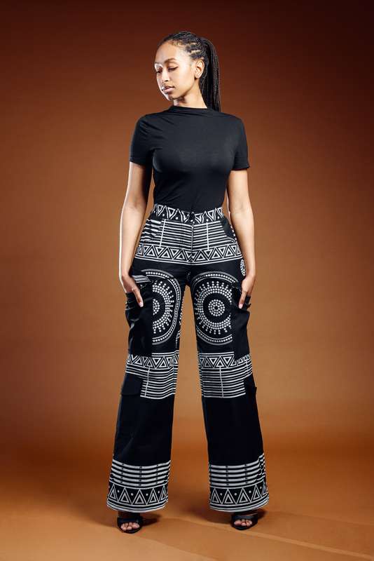 Ladies - KwaNtu Cargo Pants (BLK)