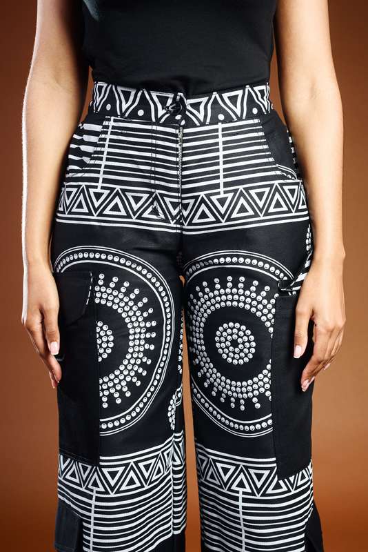 Ladies - KwaNtu Cargo Pants (BLK)