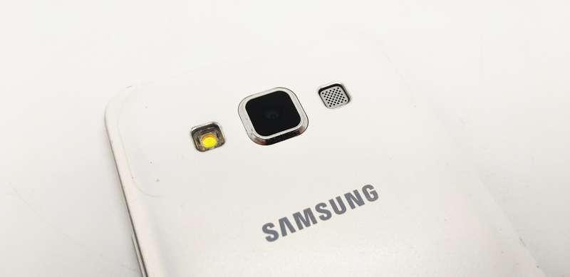 Samsung Galaxy A3 (2015 Edition) White - Dead LCD - Cracked Screen! Price Lowered!
