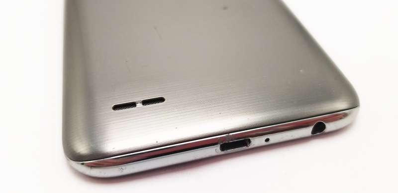 LG K10 (2017) 16GB Grey - Bright Spots on LCD! - Price Lowered!