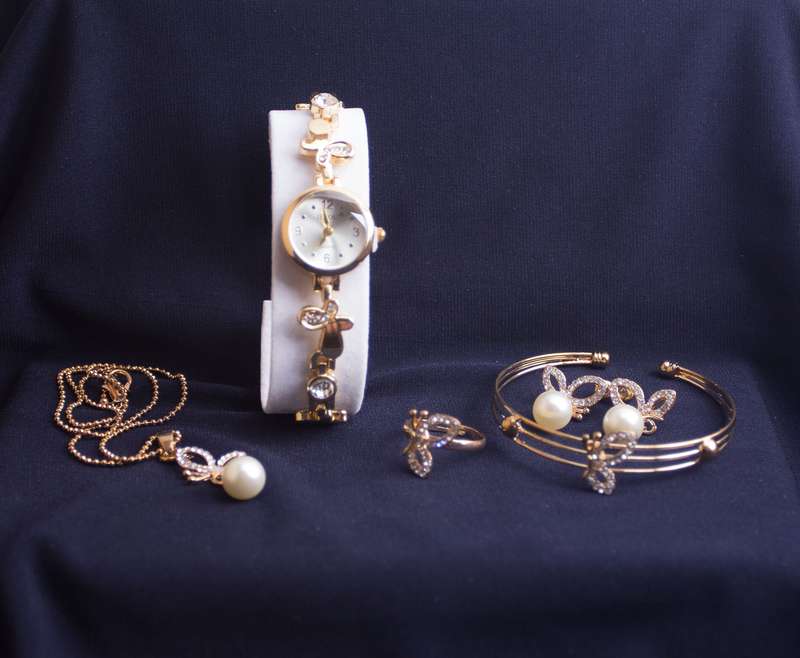 JESOU JEWELRY COLLECTION (Box)