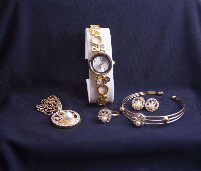 JESOU JEWELRY COLLECTION (Box)