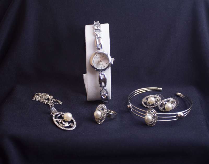 JESOU JEWELRY COLLECTION (Box)