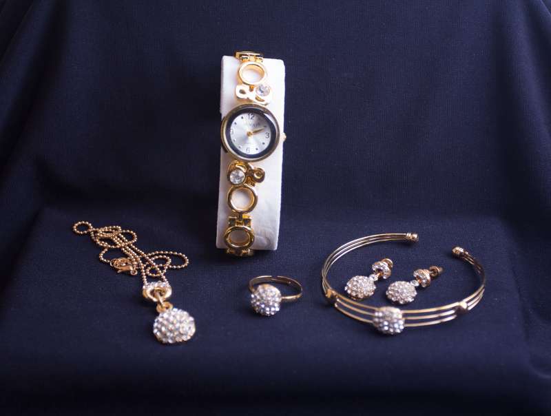JESOU JEWELRY COLLECTION (Box)