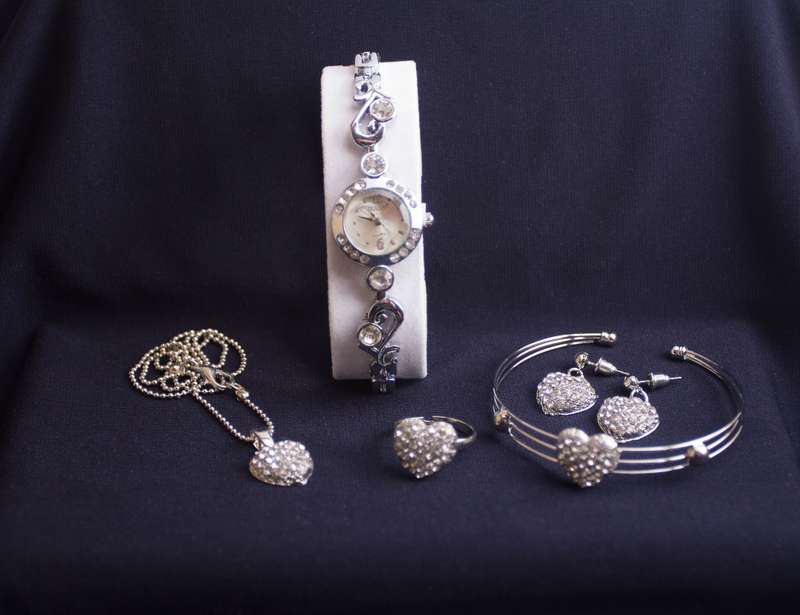 JESOU JEWELRY COLLECTION (Box)