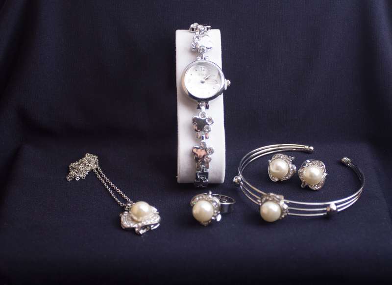 JESOU JEWELRY COLLECTION (Box)