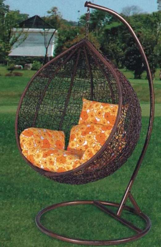 Outdoor Hanging Chair! Brown!