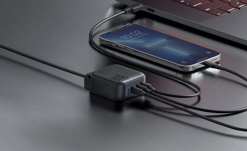TravelHub GaN100 4-Port Wall Charger - Smalletst 100W charger