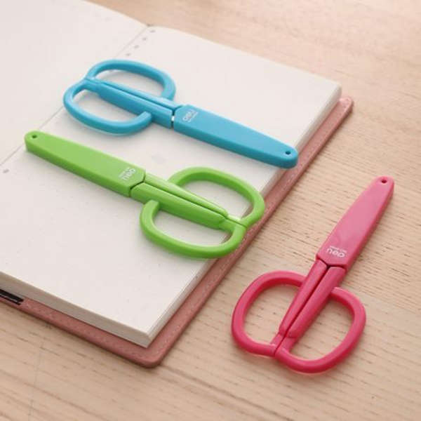 Deli Bright Colour 135mm Scissors - 6060 - Pink, Blue